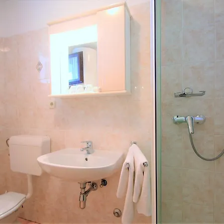 Guest house Livio Stranici 3*